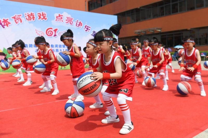 马卡报：巴萨内部对亚马尔的情况很乐观，认为他能出战马竞